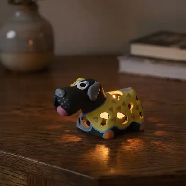 Handmade terracotta dog figurine by Pipihiri